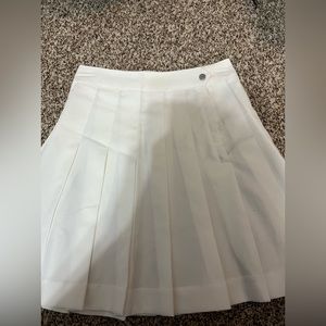 H&M skirt, pleated white skirt, size 0.